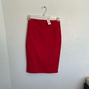 NEW WITH TAGS Express Women’s Red Squirt with Gold Zipper Size 4